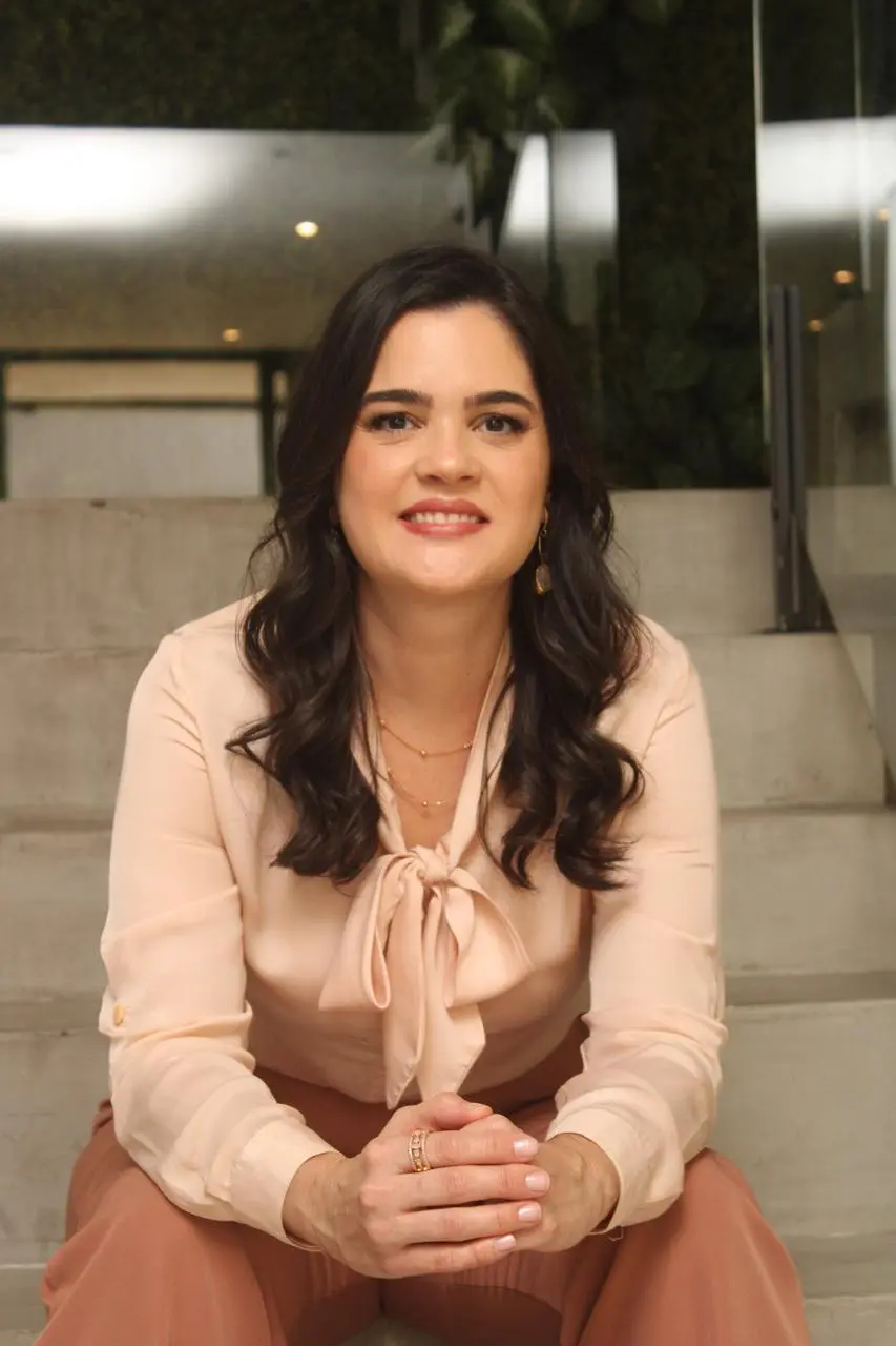 Dra. Fernanda Marció, oftalmologista especialista em Plástica Ocular